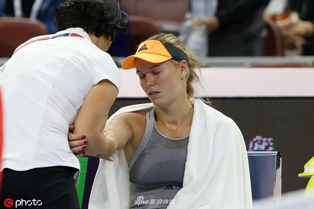 她特别幽默 她特别幽默